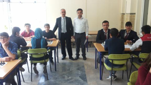 Liseler Arası Satranç Turnuvasında Şampiyon Emirdağ Anadolu Lisesi