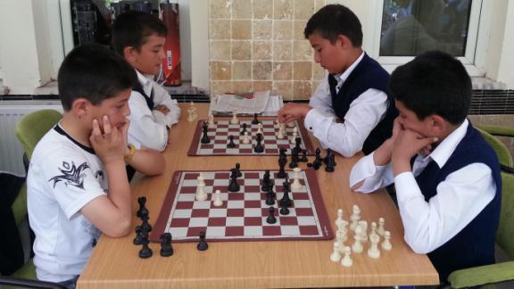 Ortaokullar arası Satranç Turnuvası Şampiyonu İnkılap Ortaokulu