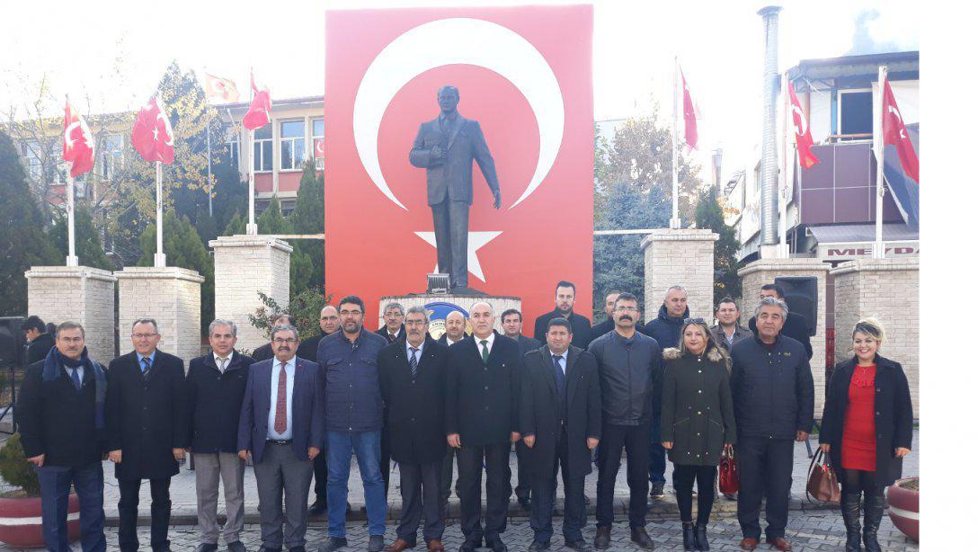 24 Kasım Öğretmenler Günü Münasebetiyle Anıta Çelenk Sunma Töreni Gerçekleşti