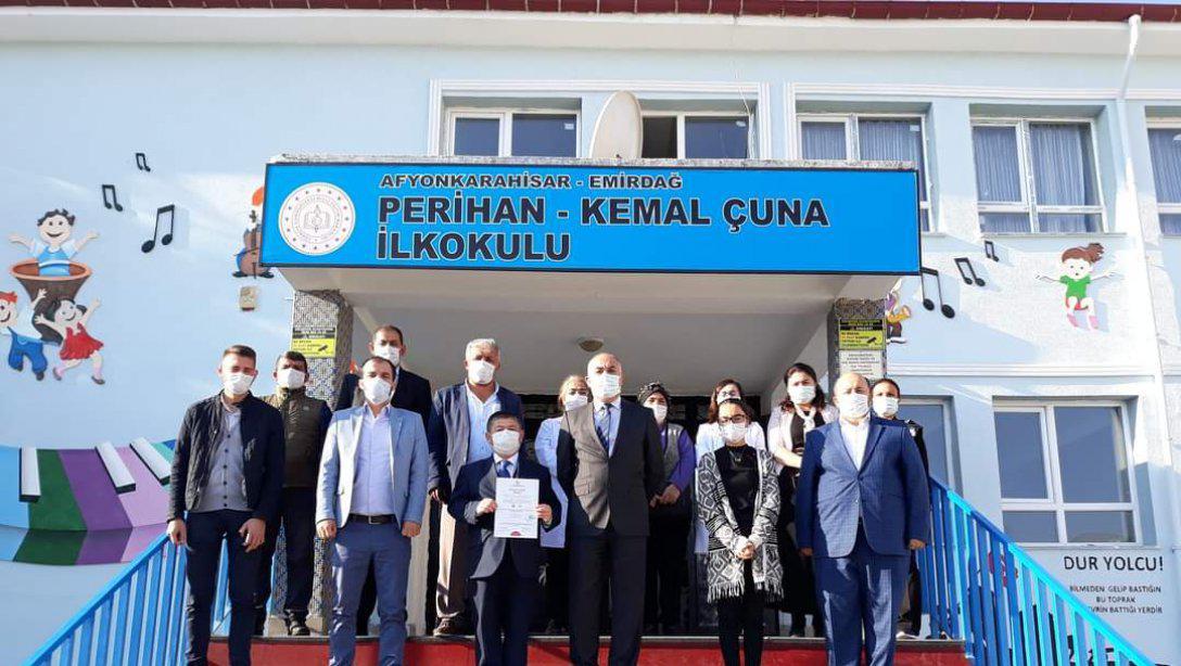 Perihan Kemal Çuna İlkokulu Ve Halk Eğitim Merkezi Müdürlüğüne Okulum Temiz Belgesi Verildi