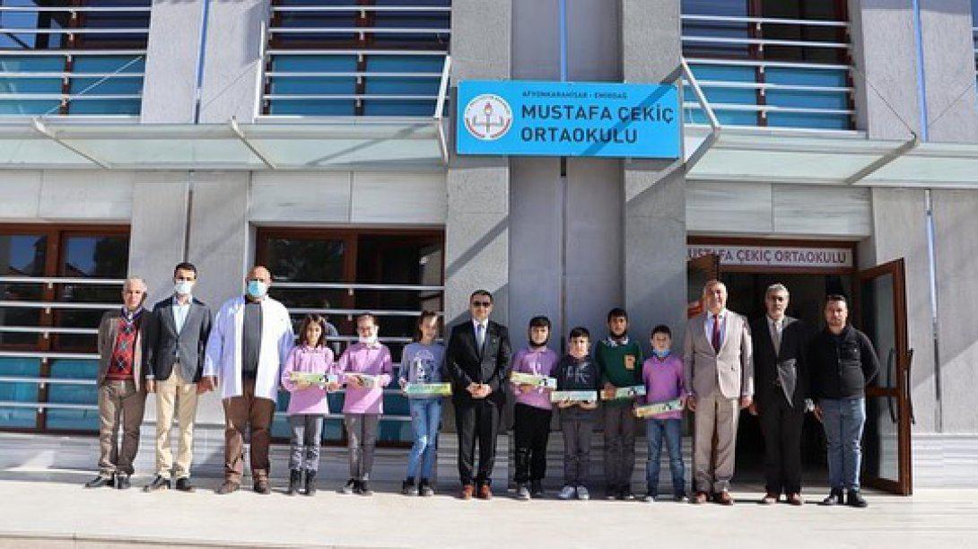 Kaymakam Osman Bilici, okul ziyaretleri kapsamında Mustafa Çekiç Ortaokulunu ziyaret etti.