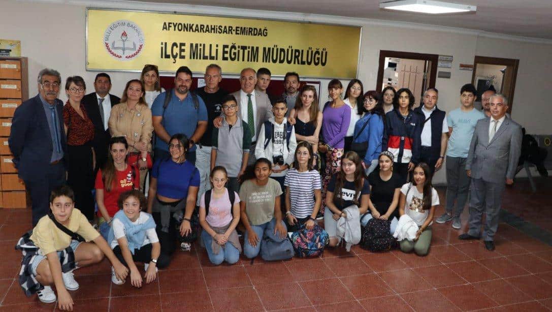 Erasmus+ Projemiz Kapsamında Yurt Dışından Gelen Öğrenciler İlçe Milli Eğitim Müdürü Gürkan EMEKSİZ'i Ziyaret Etti