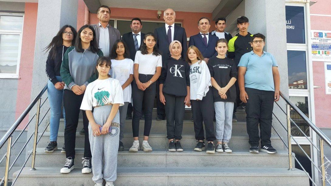 İlçe Milli Eğitim Müdürümüz Gürkan EMEKSİZ, Okul Ziyaretlerine Devam Ediyor...