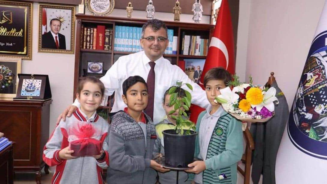 Emirdağ Şükrü Mola İlkokulun'dan Belediye Başkanı Serkan Koyuncu'ya Teşekkür Ziyareti