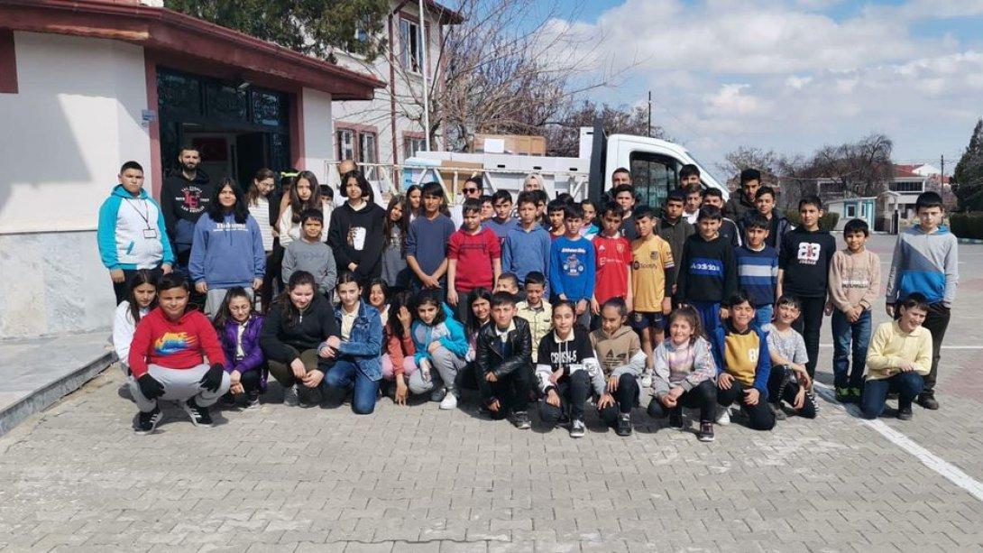 Emirdağ Şehit Muhammet Tufan Ortaokulu'ndan Depremzeler İçin Yardım Kampanyası